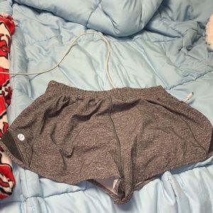 Lulul hotty hot shorts size 6 2.5 inch selling for $40 obo only work twice
